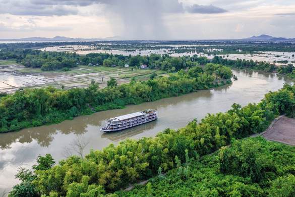 ©CroisiEurope RV Indochine Exterior Mekong2.jpg